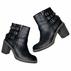 White Mountain Buckle Black Boots